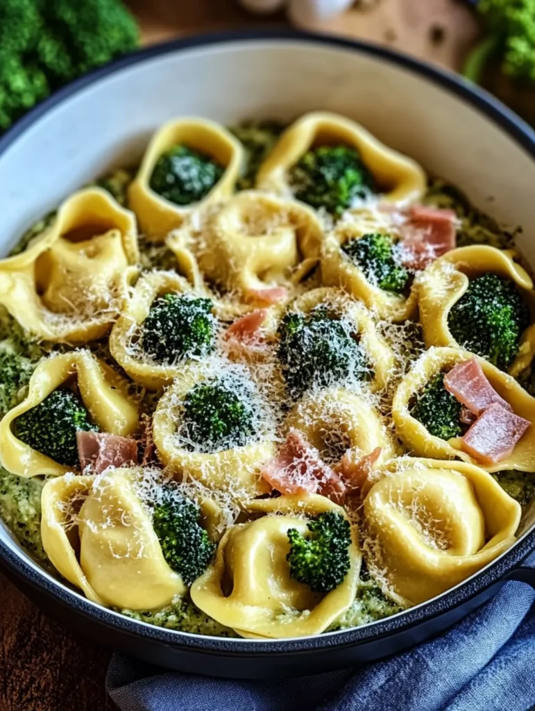 Cremiger Tortellini-Auflauf mit Brokkoli & Schinken: Einfaches Familienrezept mit Käsesauce