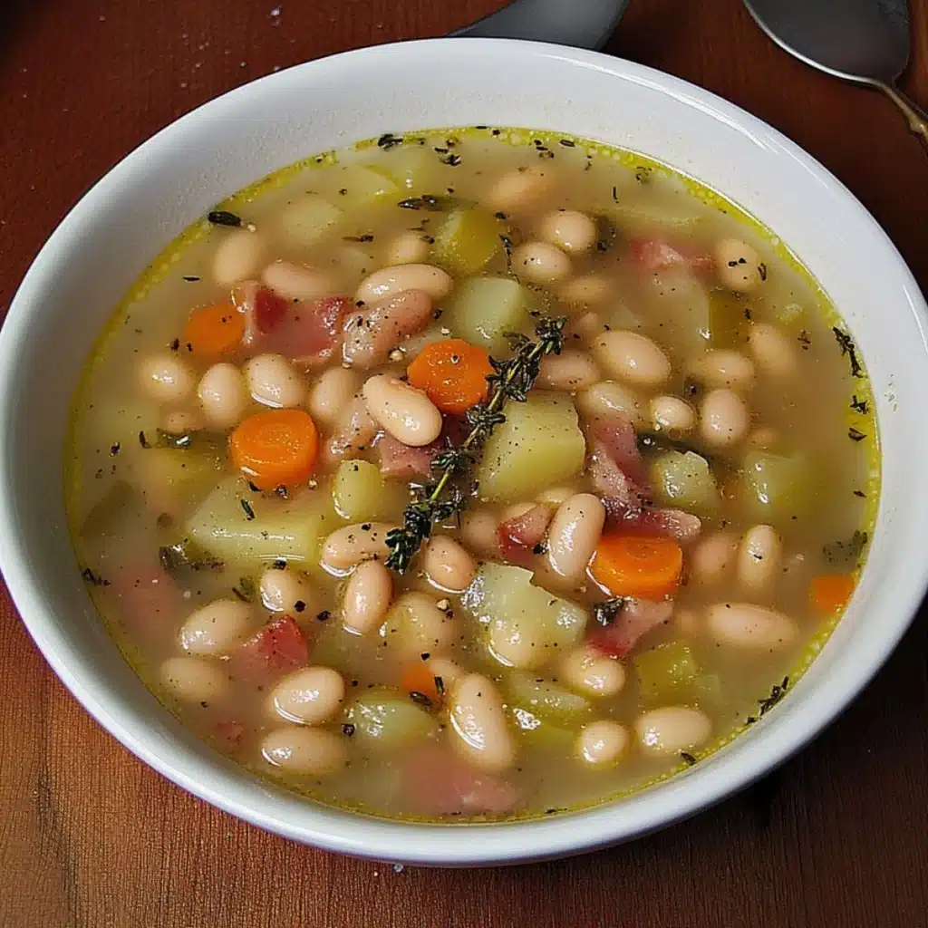 Herzhafte Weiße Bohnensuppe: Cremiges Rezept mit Speck & Gemüse