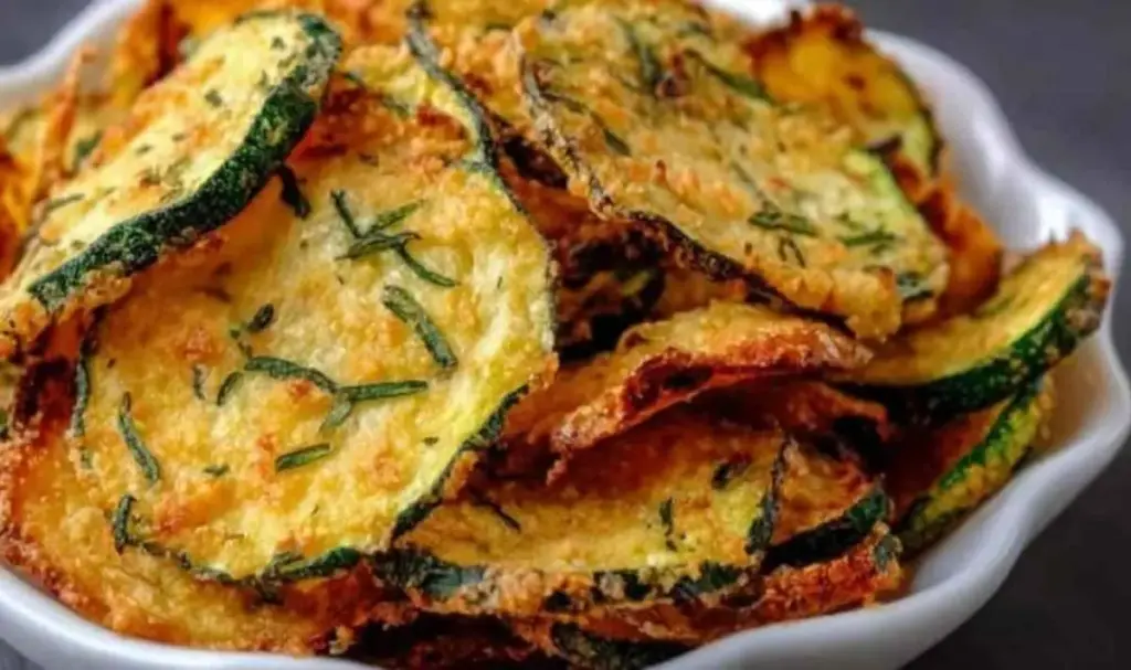 Knusprige Knoblauch-Zucchini-Chips – Gesunder Protein-Snack