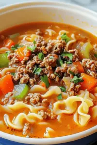 Nudel-Hack-Suppe: Herzhaftes Rezept