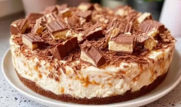 Marmorierter Toffifee-Käsekuchen mit Keksboden