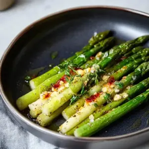 Grüner Spargel im Backofen