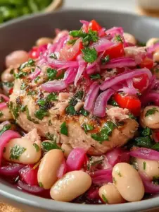 Thunfisch Bohnen Salat mit Eingelegten Roten Zwiebeln