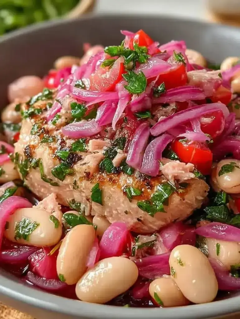 Thunfisch Weiße Bohnen Salat mit Eingelegten Roten Zwiebeln